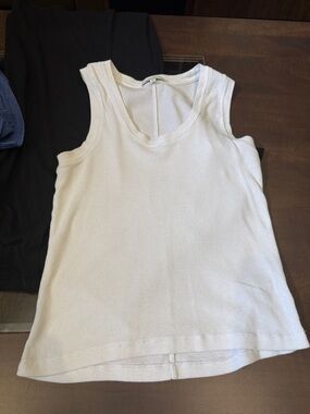Z supply large white ribbed tank